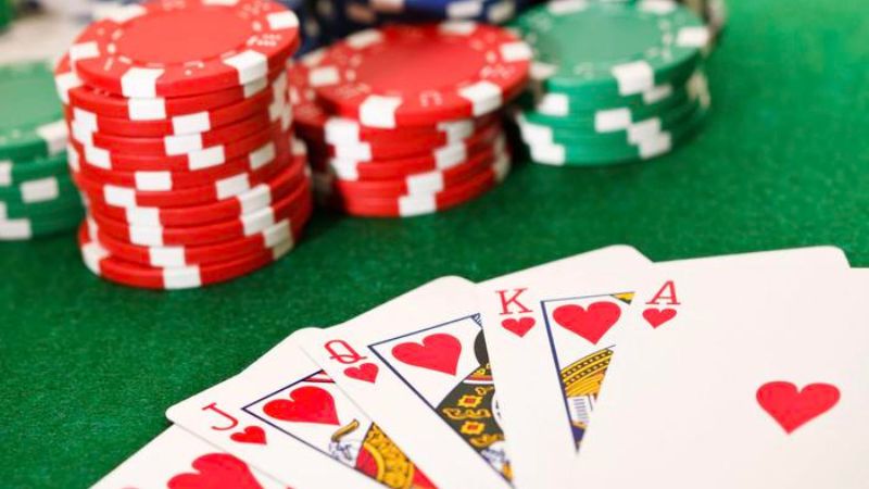 Tìm hiểu luật chơi môn Poker là tiền đề giúp anh em có được cơ hội chiến thắng