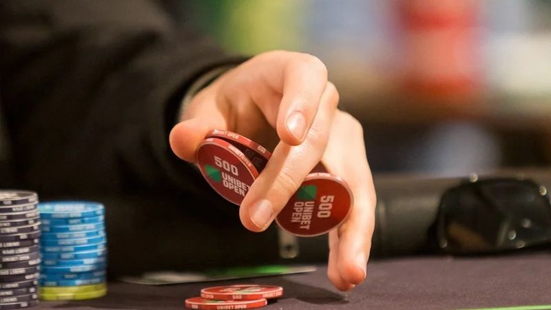 Cách đặt cược Poker chi tiết nhất